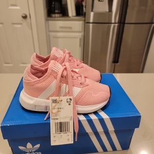 ADiDAS SWIFT RUN X I